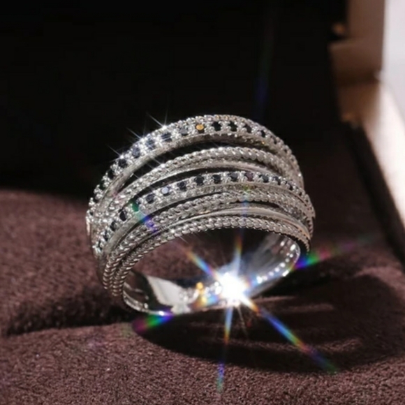 New Silver Layers Black Zircon Ring - Picture 4 of 6